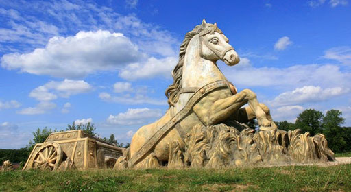 [POZNÁVACÍ] Lovci soch: Za betonovými obry Michala Olšiaka